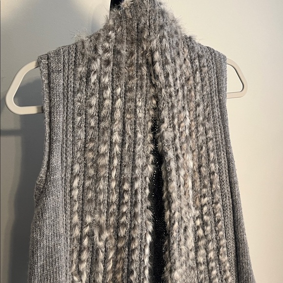 EUC Mystree Vest Gray Sweater Cardigan Rabbit Fur Collar Small Medium - Picture 2 of 5